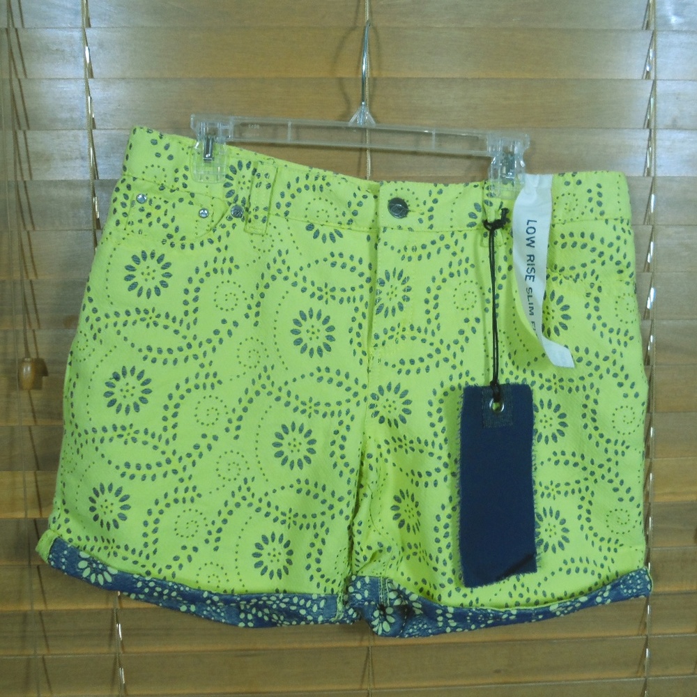 NWT Code Bleu Yellow/Blue Cuffed Shorts Size 12